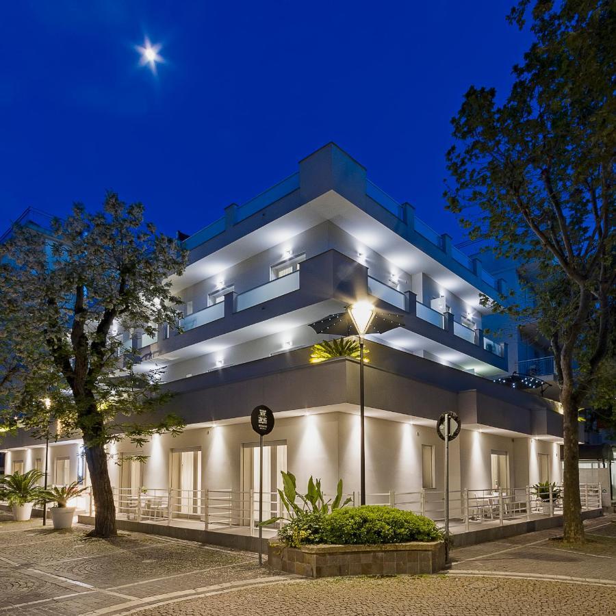 Residence Armony Misano Adriatico Bagian luar foto