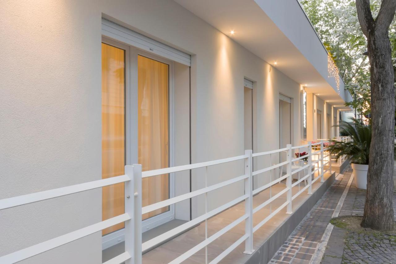Residence Armony Misano Adriatico Bagian luar foto