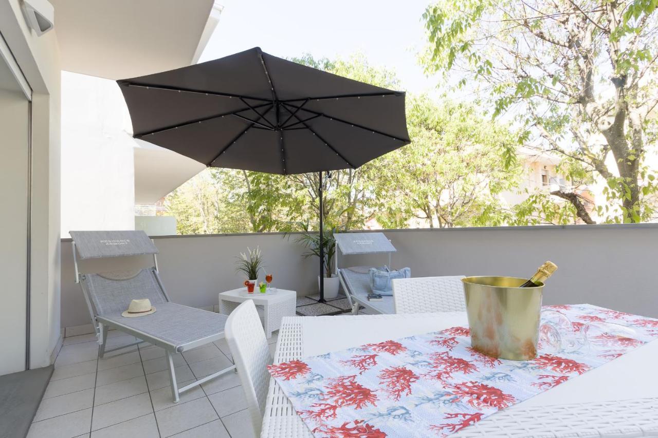 Residence Armony Misano Adriatico Bagian luar foto