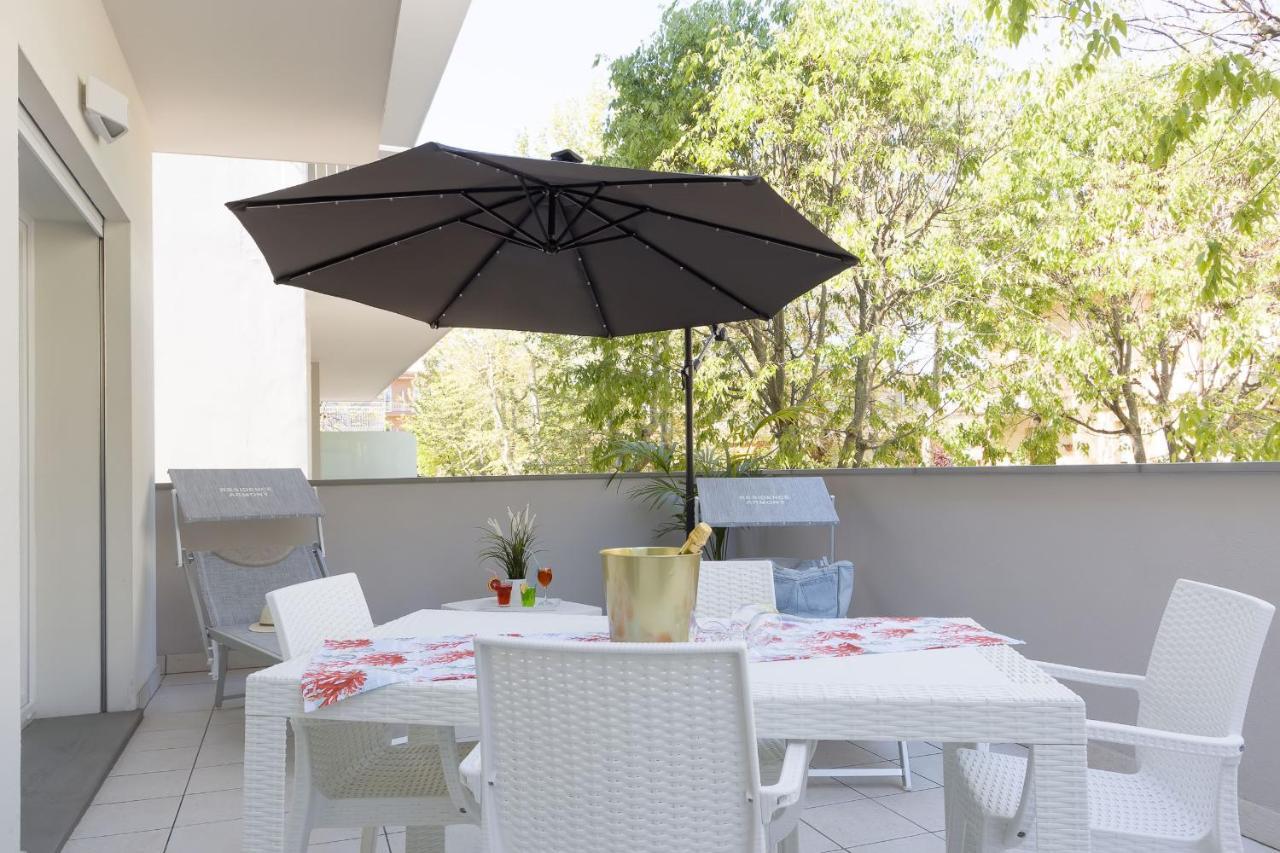 Residence Armony Misano Adriatico Bagian luar foto