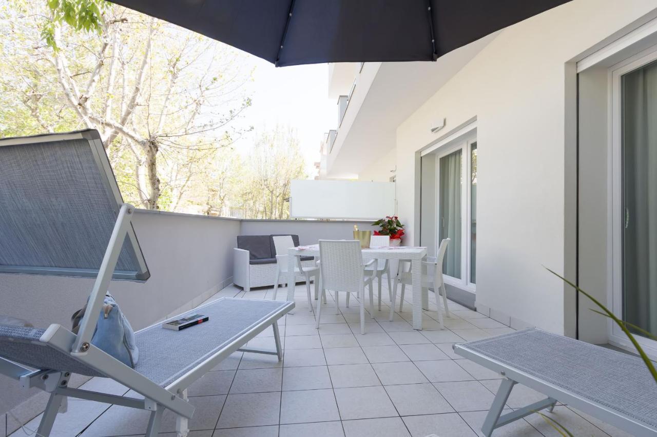 Residence Armony Misano Adriatico Bagian luar foto