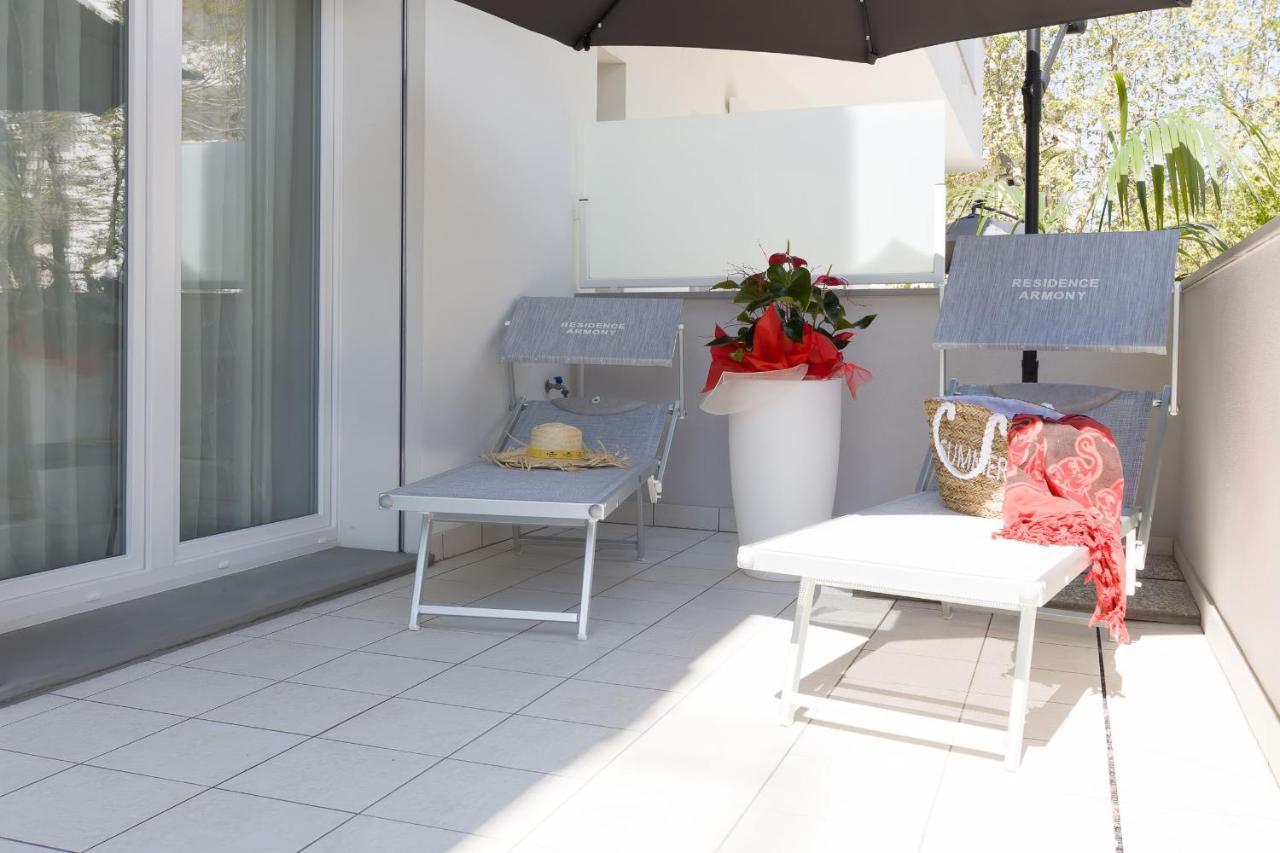 Residence Armony Misano Adriatico Bagian luar foto