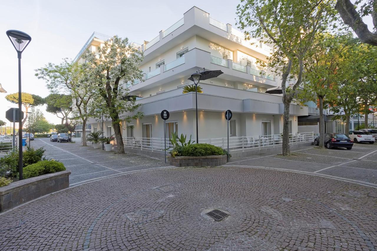 Residence Armony Misano Adriatico Bagian luar foto