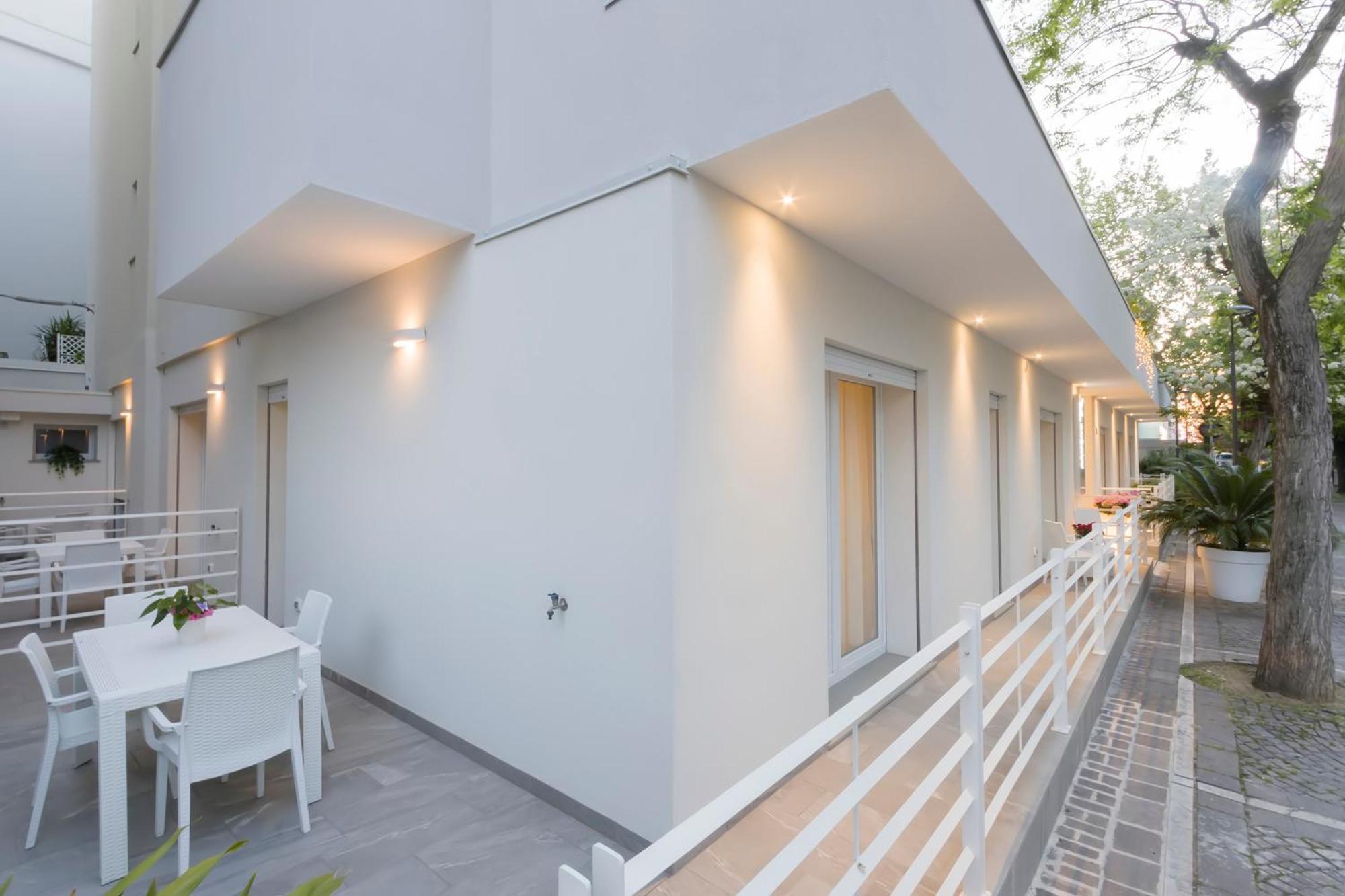 Residence Armony Misano Adriatico Bagian luar foto